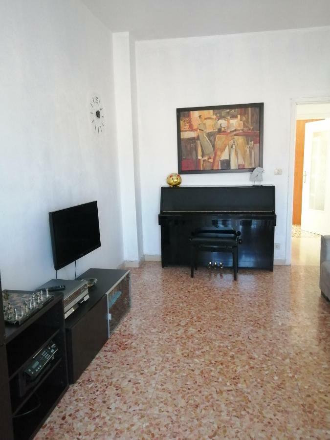 Oasi Di Tranquillita Apartment Asti Bagian luar foto