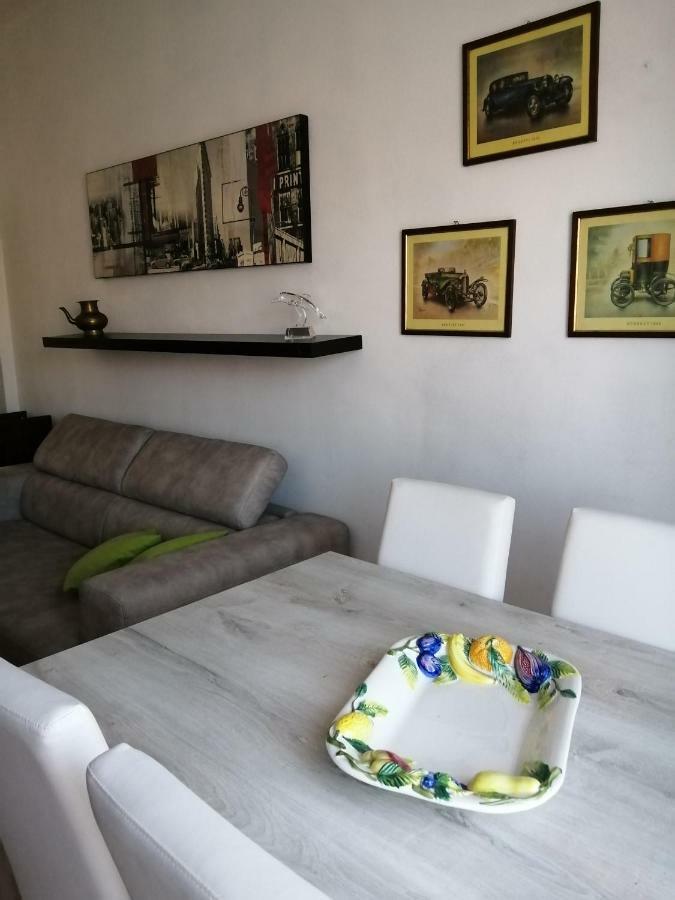 Oasi Di Tranquillita Apartment Asti Bagian luar foto